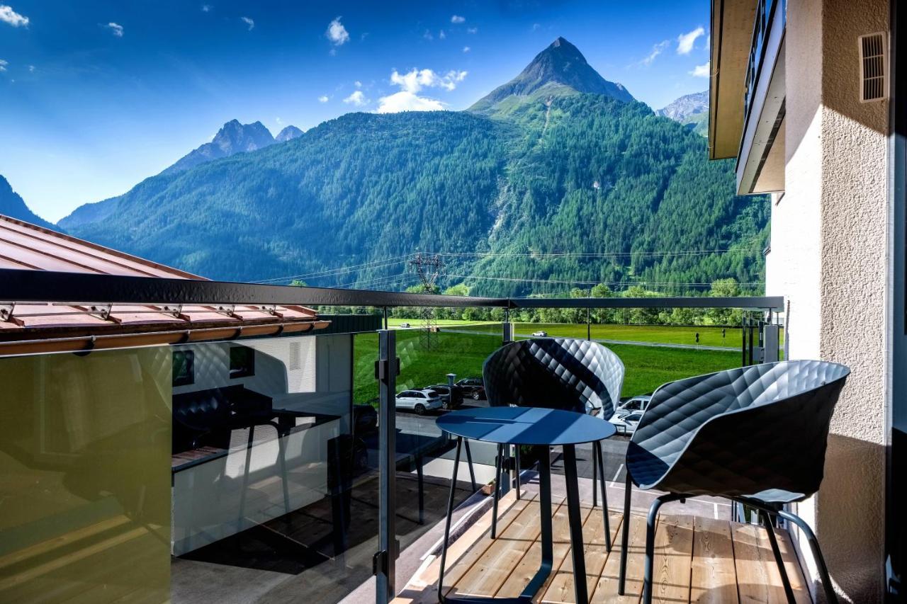 Vier Studios & Restaurant Langenfeld Exterior photo